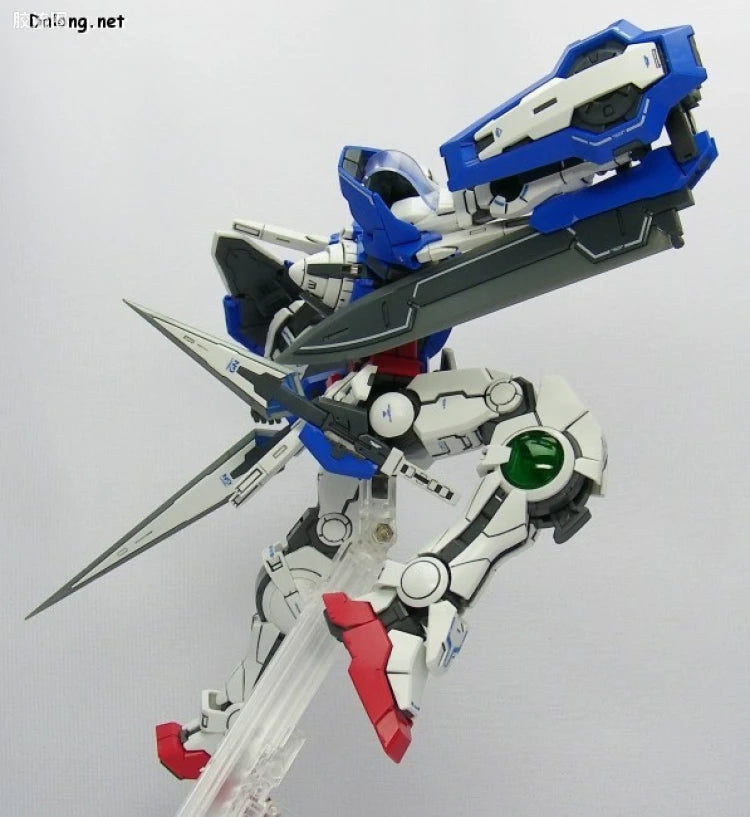 Bandai MG 1/100 GN-001 Gundam Exia