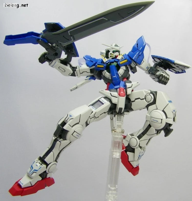 Bandai MG 1/100 GN-001 Gundam Exia