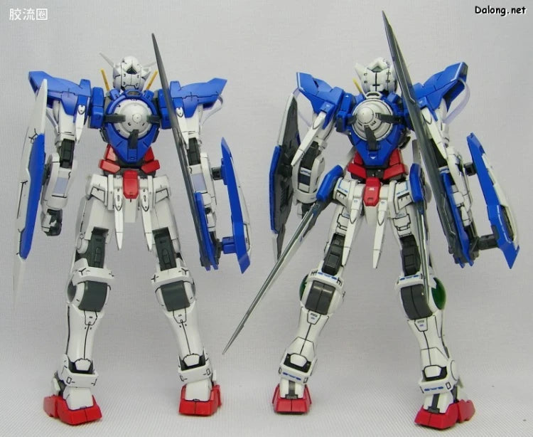 Bandai MG 1/100 GN-001 Gundam Exia