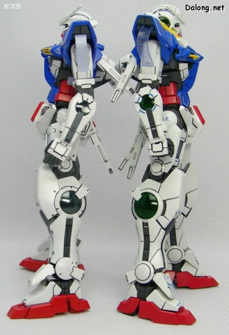 Bandai MG 1/100 GN-001 Gundam Exia