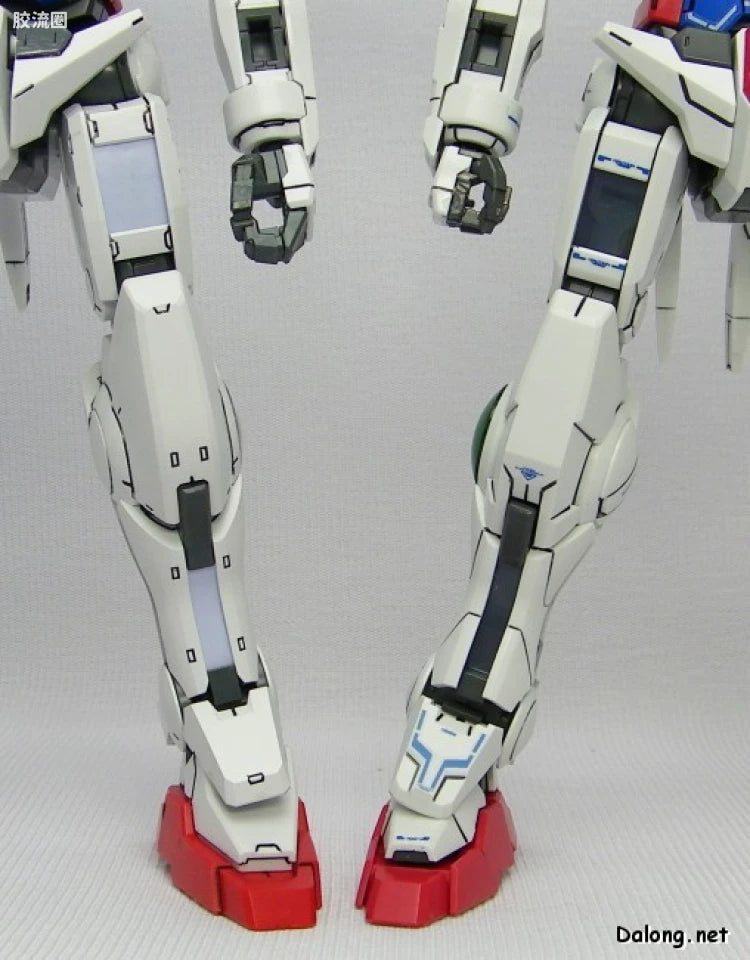 Bandai MG 1/100 GN-001 Gundam Exia