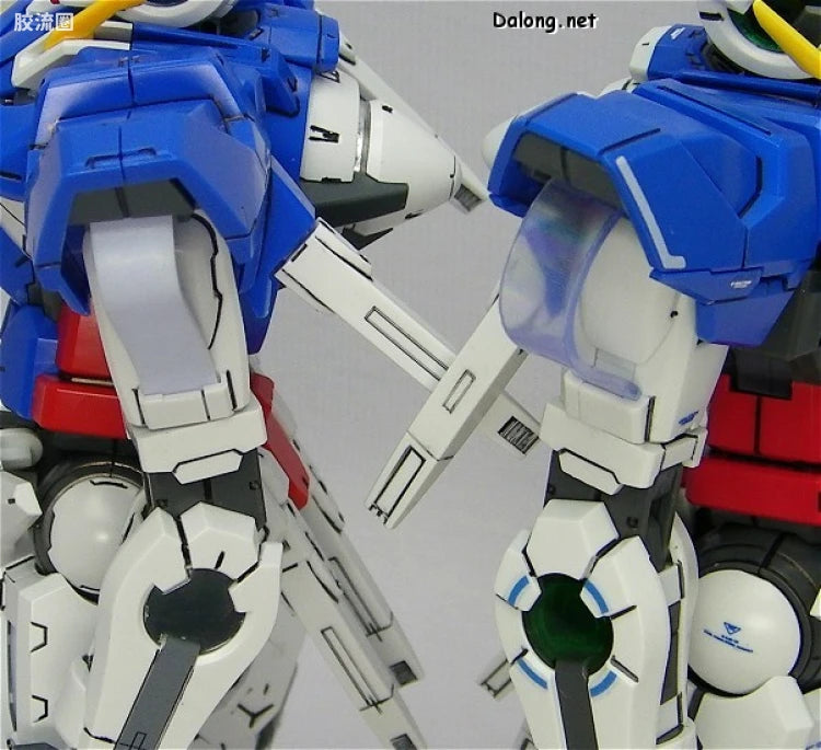 Bandai MG 1/100 GN-001 Gundam Exia