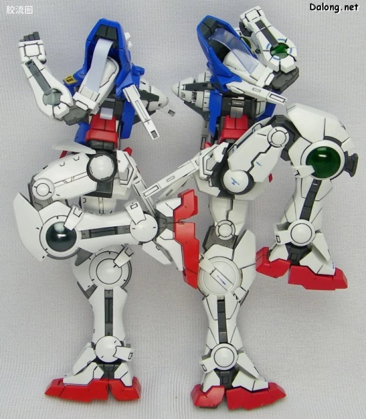 Bandai MG 1/100 GN-001 Gundam Exia