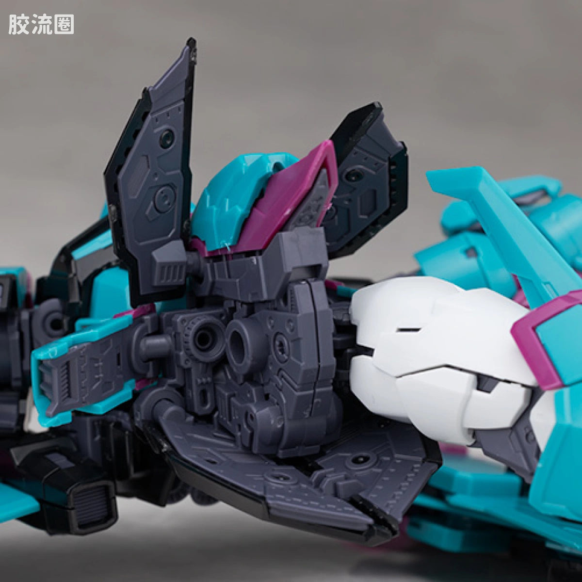RG 1/144 Gundam Epyon -APEX LEGENDS(TM) Alter Ver.-