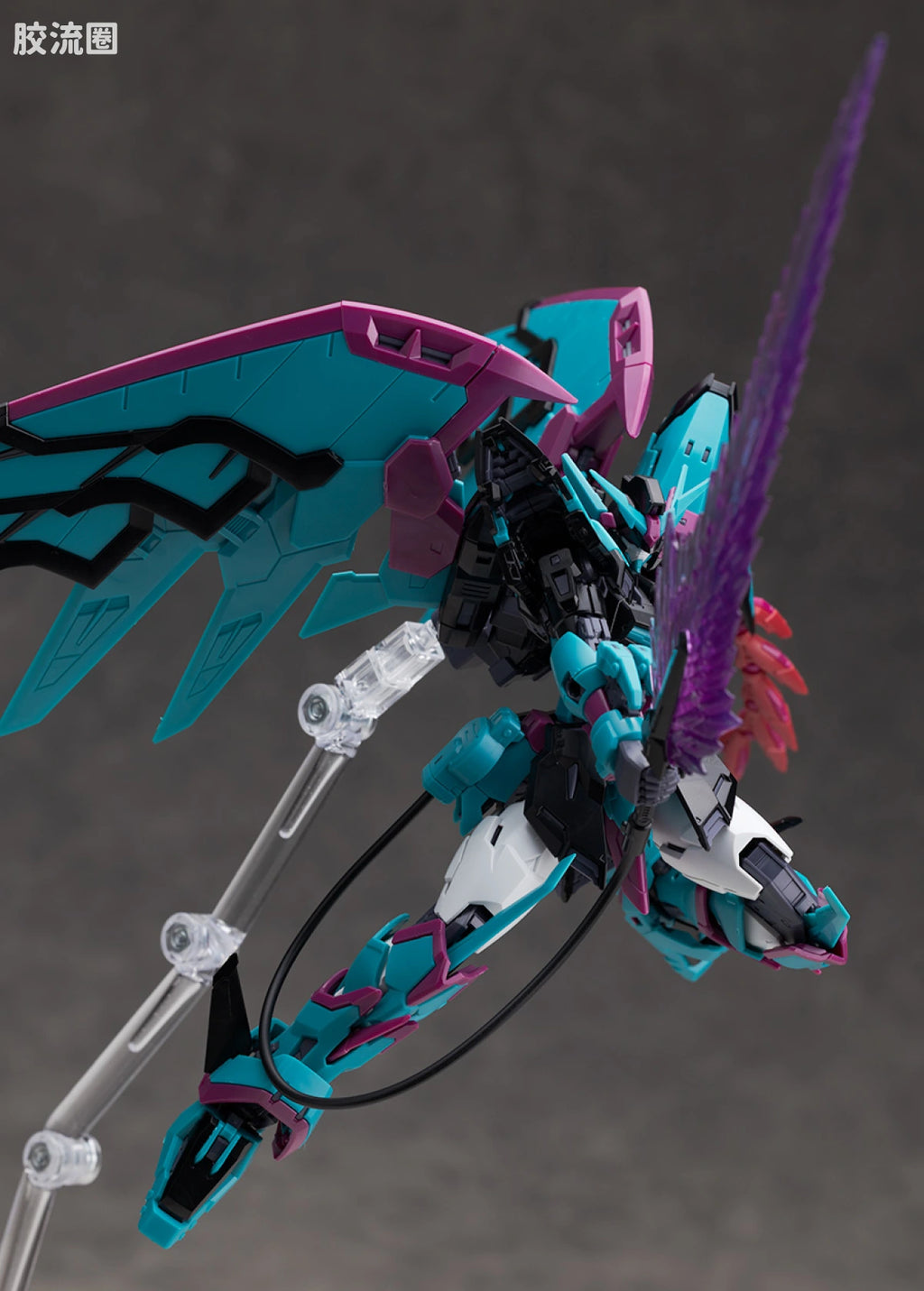 RG 1/144 Gundam Epyon -APEX LEGENDS(TM) Alter Ver.-
