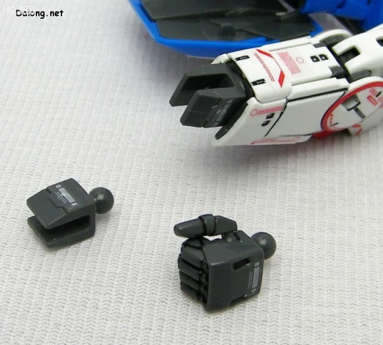 Bandai MG 1/100 LM312V04 Victory Gundam Ver.Ka
