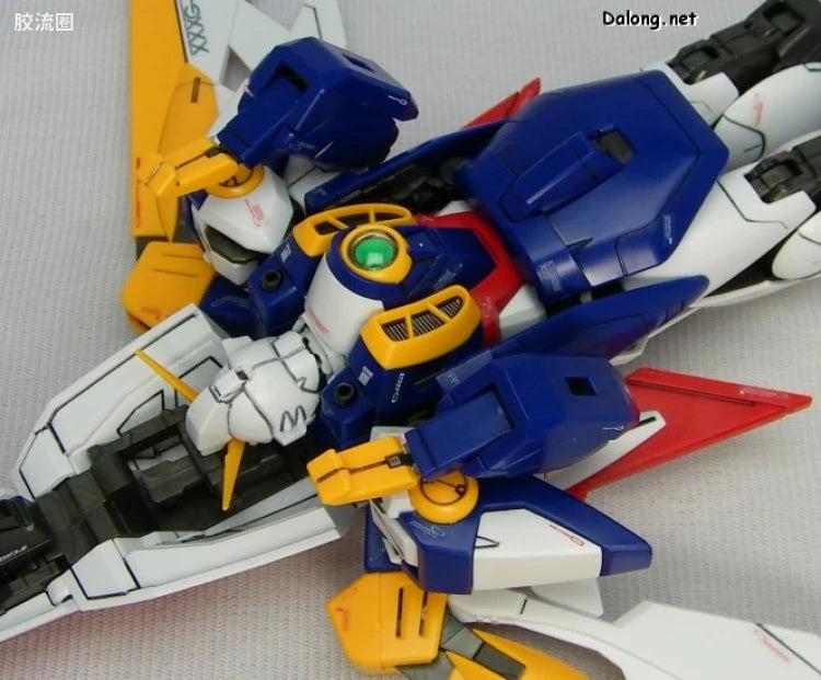Bandai MG 1/100 XXXG-01W Wing Gundam
