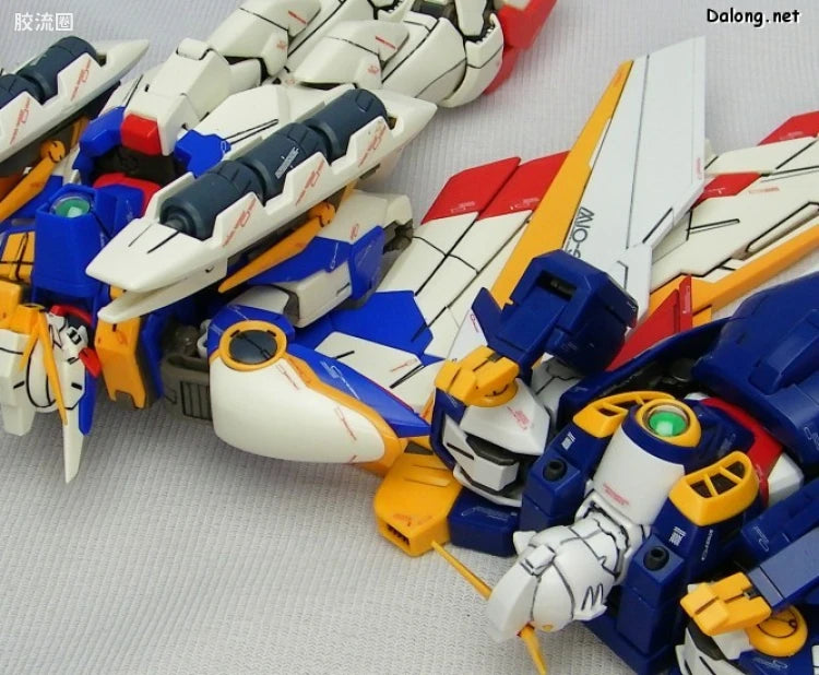 Bandai MG 1/100 XXXG-01W Wing Gundam