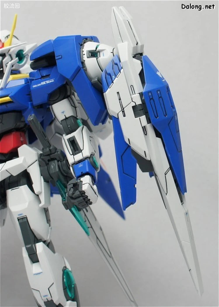 Bandai MG 1/100 GN-0000+GNR-010 00 Raiser