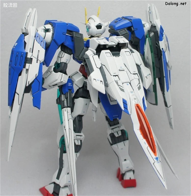 Bandai MG 1/100 GN-0000+GNR-010 00 Raiser