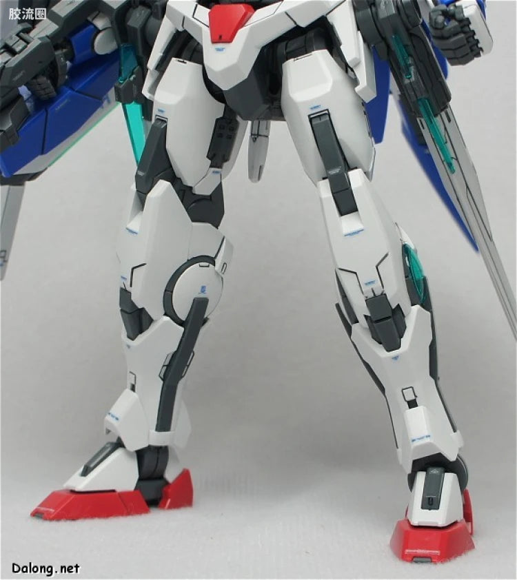 Bandai MG 1/100 GN-0000+GNR-010 00 Raiser