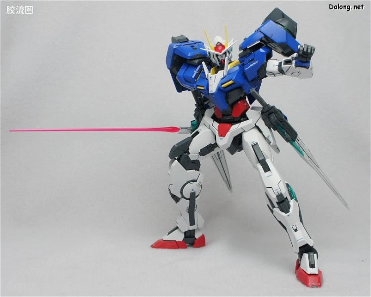 Bandai MG 1/100 GN-0000+GNR-010 00 Raiser