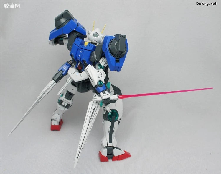 Bandai MG 1/100 GN-0000+GNR-010 00 Raiser