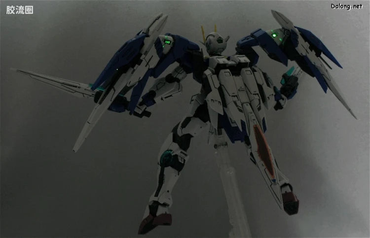 Bandai MG 1/100 GN-0000+GNR-010 00 Raiser
