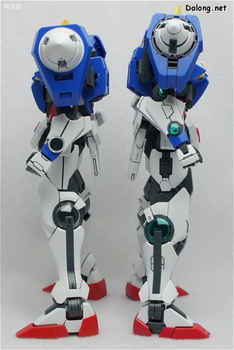 Bandai MG 1/100 GN-0000+GNR-010 00 Raiser