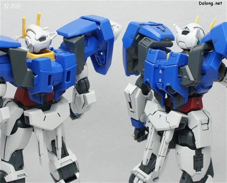 Bandai MG 1/100 GN-0000+GNR-010 00 Raiser