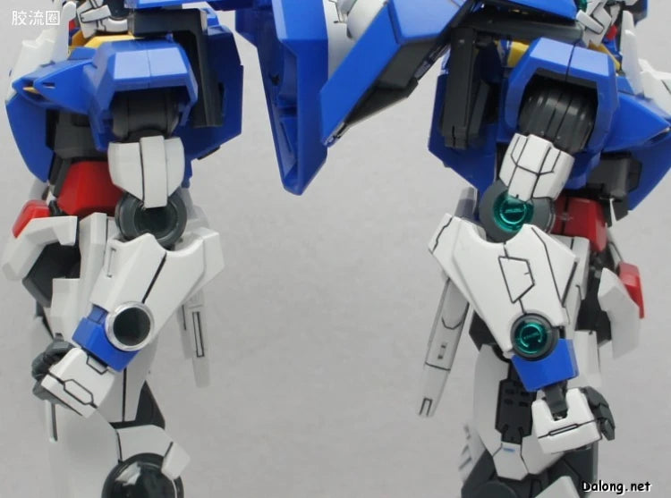 Bandai MG 1/100 GN-0000+GNR-010 00 Raiser