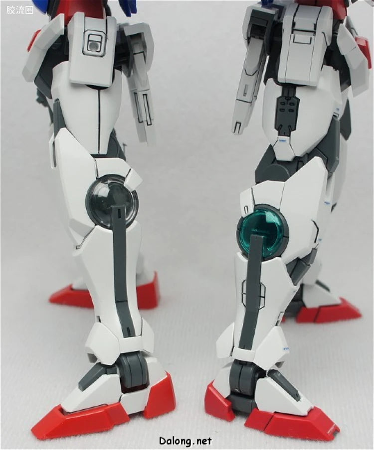 Bandai MG 1/100 GN-0000+GNR-010 00 Raiser