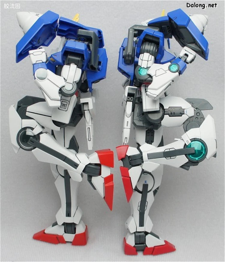 Bandai MG 1/100 GN-0000+GNR-010 00 Raiser