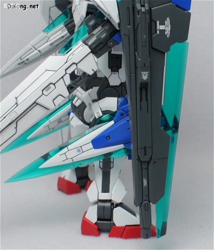 Bandai MG 1/100 GN-0000GNHW/7SG 00 Gundam Seven Sword/G