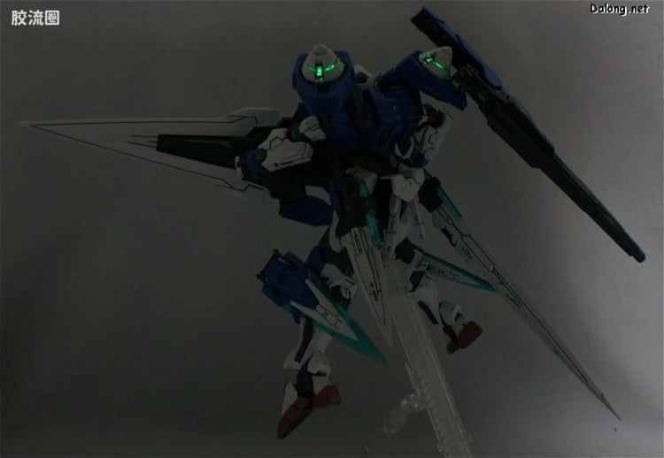 Bandai MG 1/100 GN-0000GNHW/7SG 00 Gundam Seven Sword/G