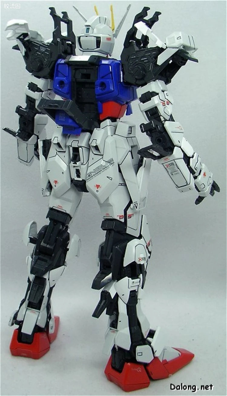Bandai PG 1/60 GAT-X105 Strike Gundam