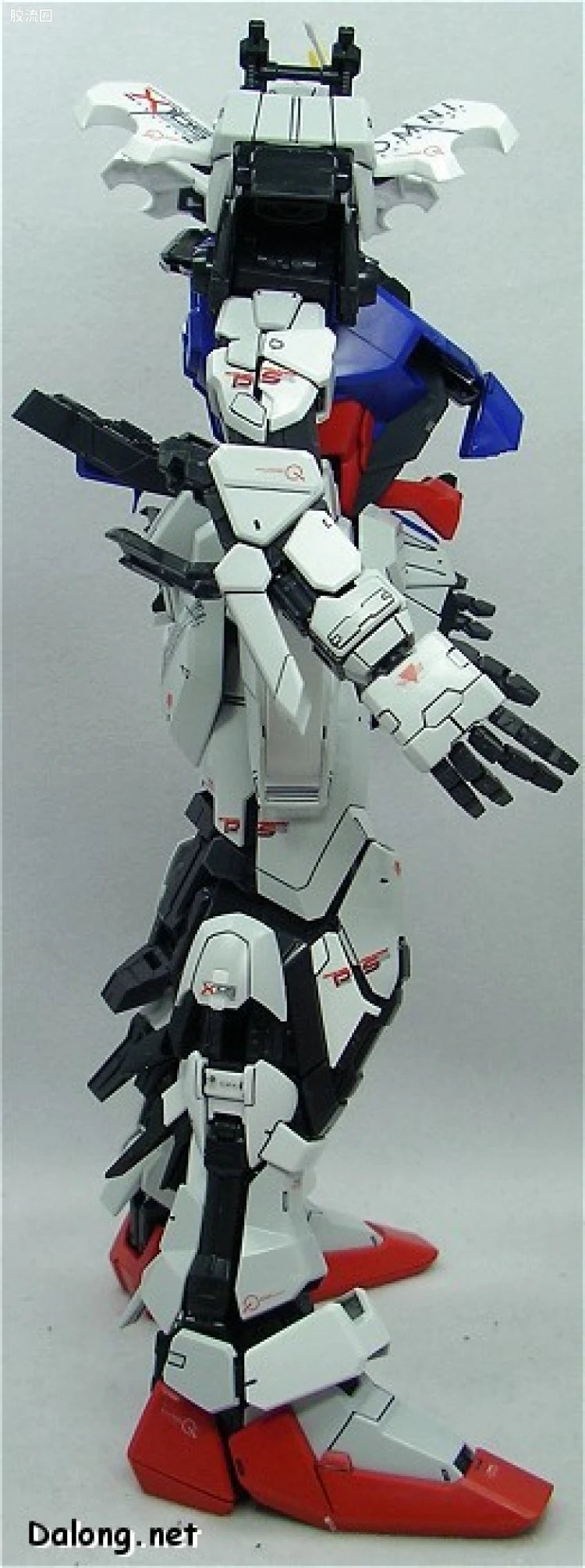 Bandai PG 1/60 GAT-X105 Strike Gundam