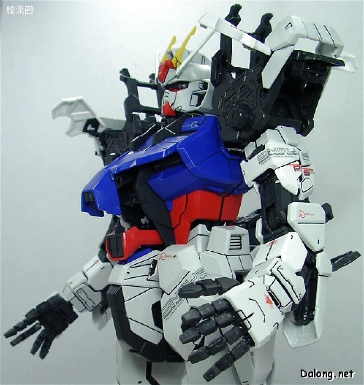 Bandai PG 1/60 GAT-X105 Strike Gundam