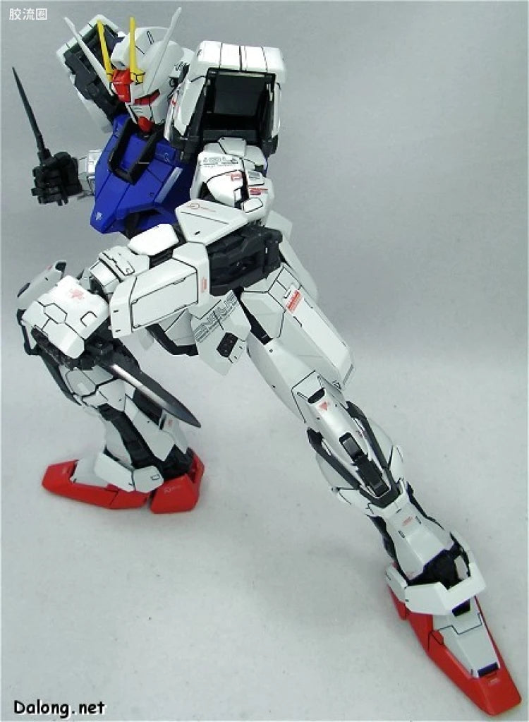 Bandai PG 1/60 GAT-X105 Strike Gundam