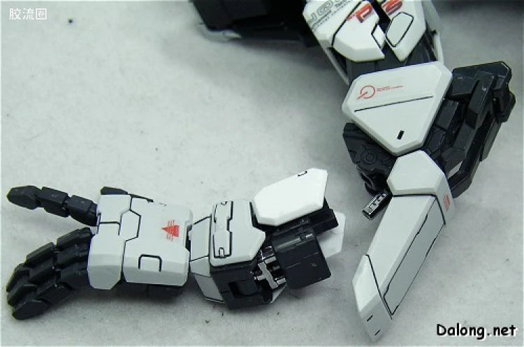 Bandai PG 1/60 GAT-X105 Strike Gundam