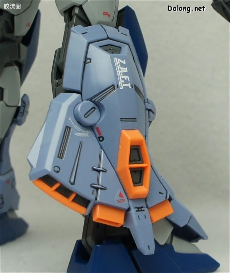 Bandai MG 1/100 GAT-X102 Duel Gundam Assault Shroud