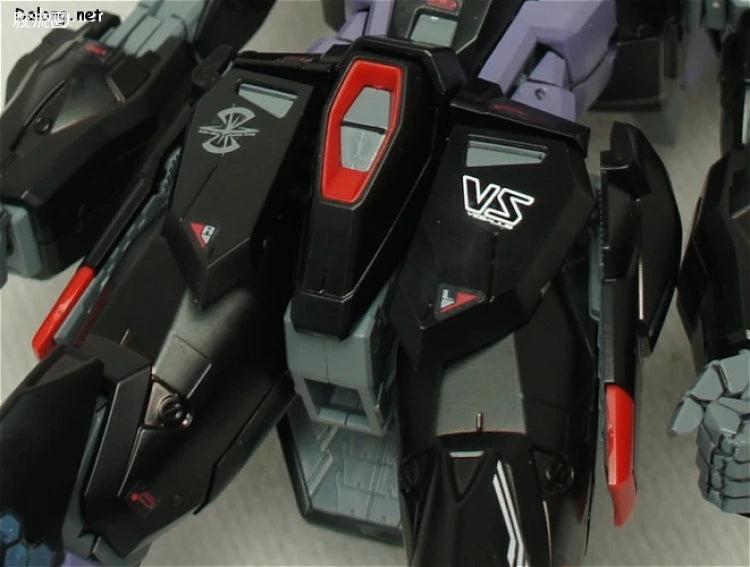 Bandai MG 1/100 GAT-X207 Blitz Gundam