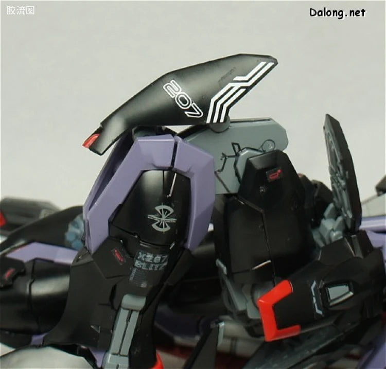 Bandai MG 1/100 GAT-X207 Blitz Gundam