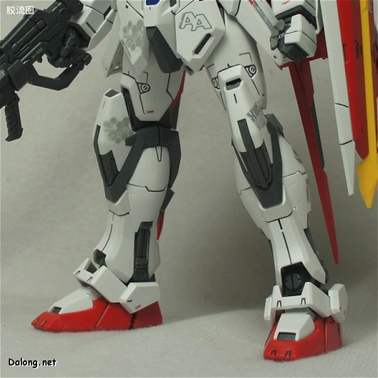 Bandai MG 1/100 GAT-X105 Aile Strike Gundam Ver.RM