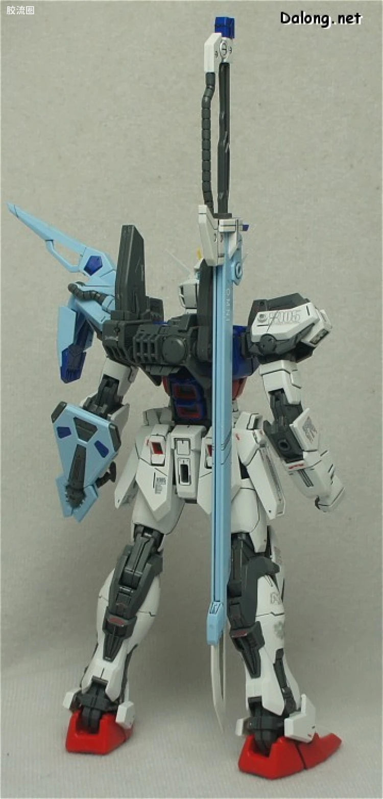 Bandai MG 1/100 GAT-X105 Aile Strike Gundam Ver.RM