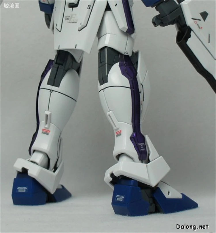 Bandai MG 1/100 GX-9900 Gundam X