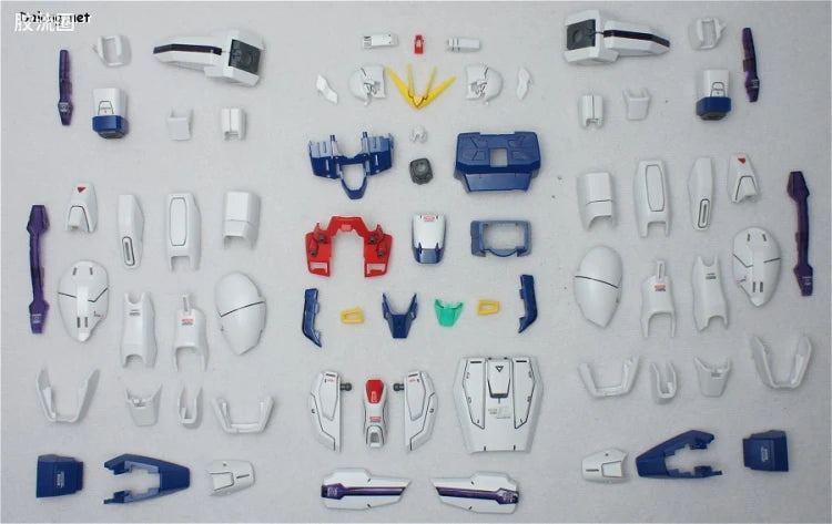 Bandai MG 1/100 GX-9900 Gundam X