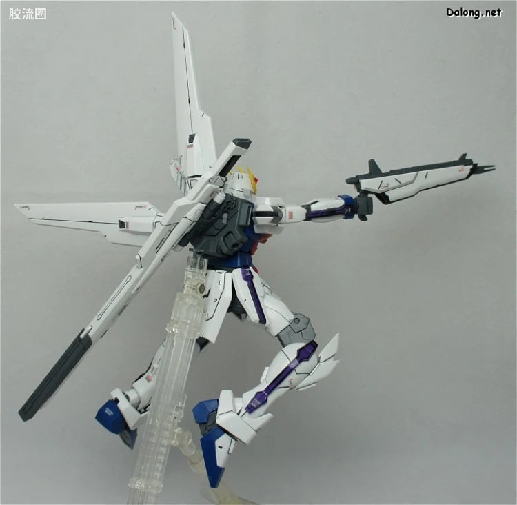 Bandai MG 1/100 GX-9900 Gundam X