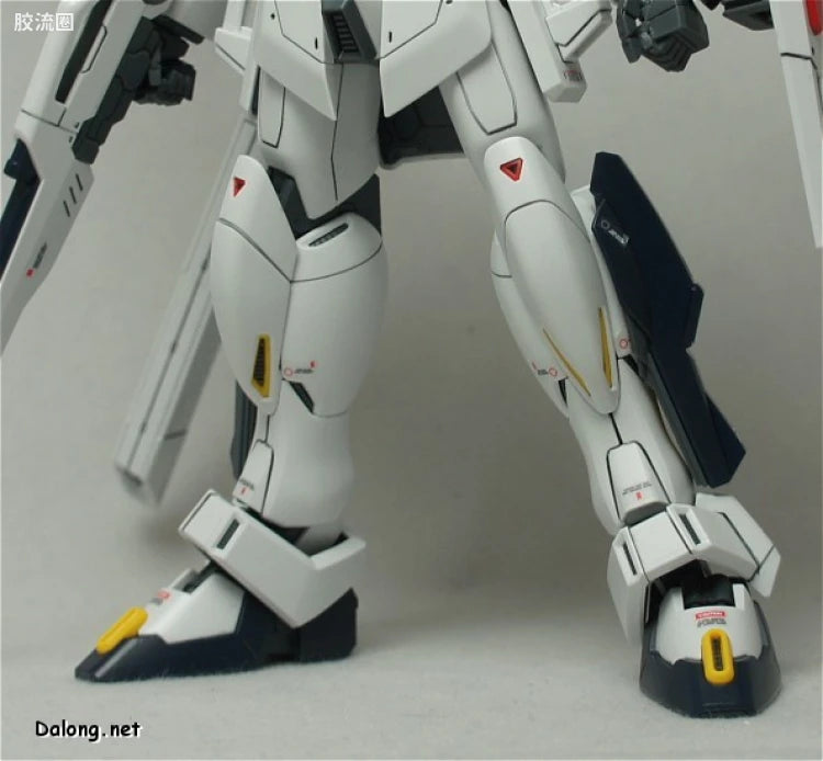 Bandai MG 1/100 GX-9901-DX Gundam Double X