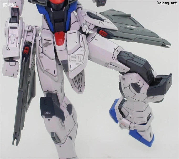 Bandai MG 1/100 ZGMF-X10A Freedom Gundam Ver.2.0