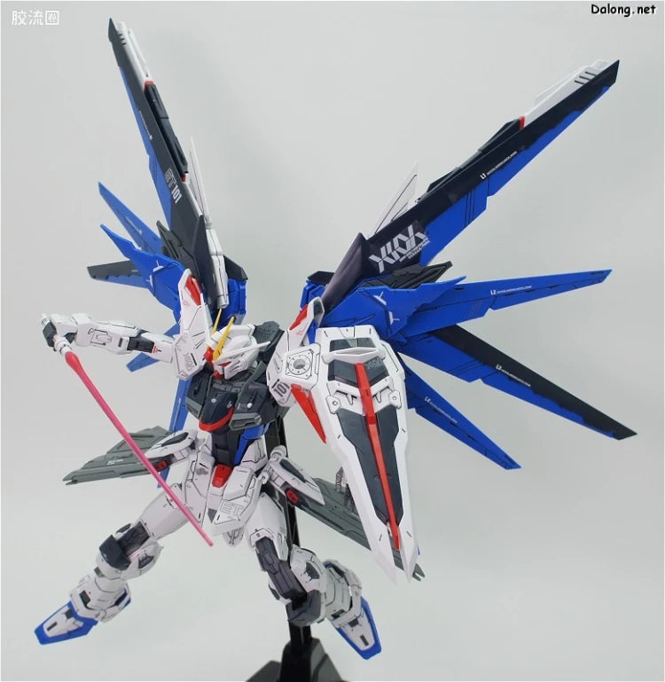 Bandai MG 1/100 ZGMF-X10A Freedom Gundam Ver.2.0