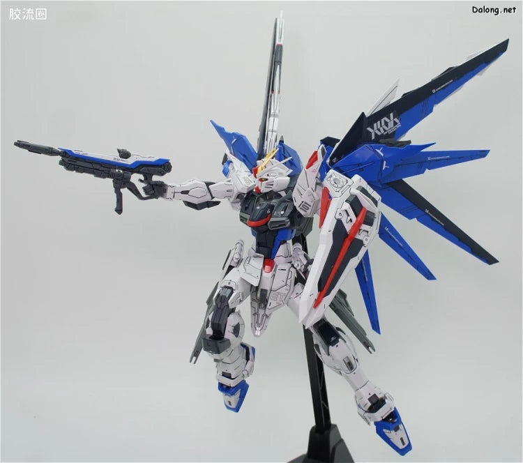 Bandai MG 1/100 ZGMF-X10A Freedom Gundam Ver.2.0