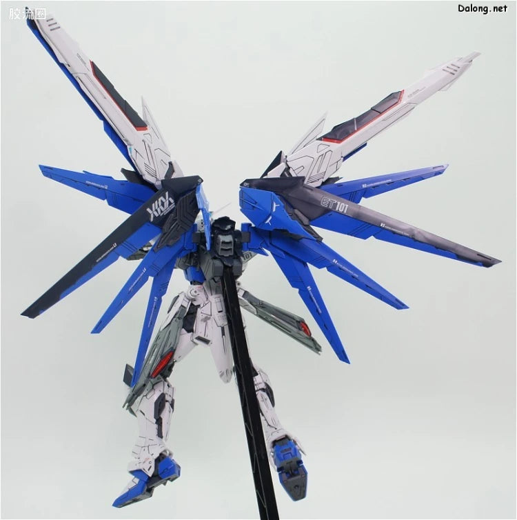 Bandai MG 1/100 ZGMF-X10A Freedom Gundam Ver.2.0