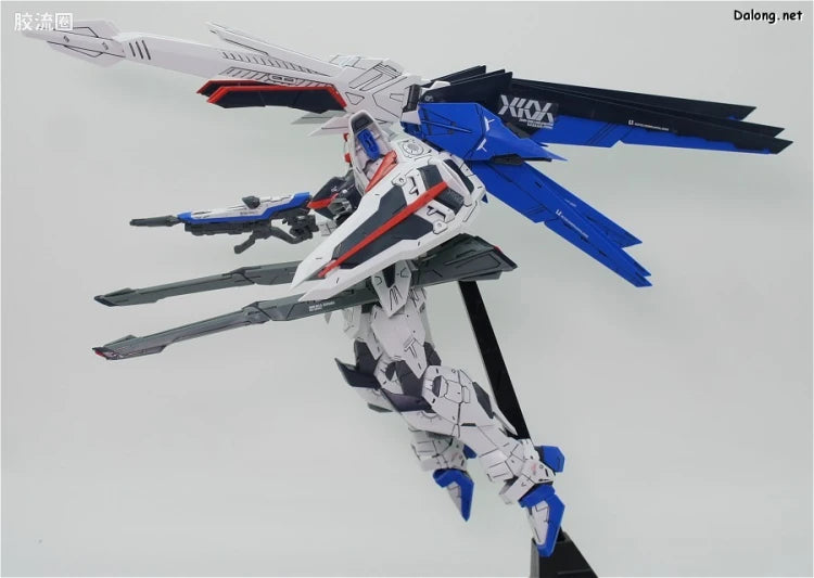 Bandai MG 1/100 ZGMF-X10A Freedom Gundam Ver.2.0