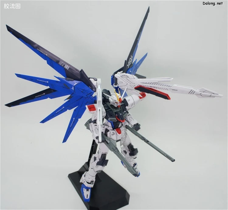 Bandai MG 1/100 ZGMF-X10A Freedom Gundam Ver.2.0