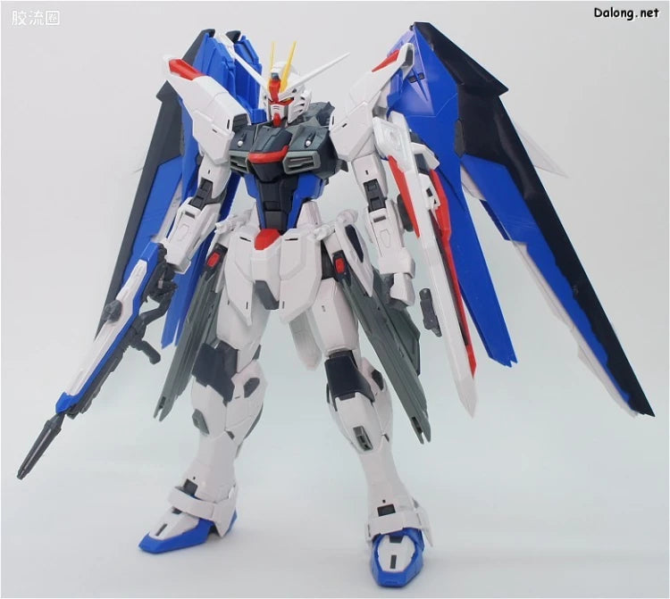 Bandai MG 1/100 ZGMF-X10A Freedom Gundam Ver.2.0