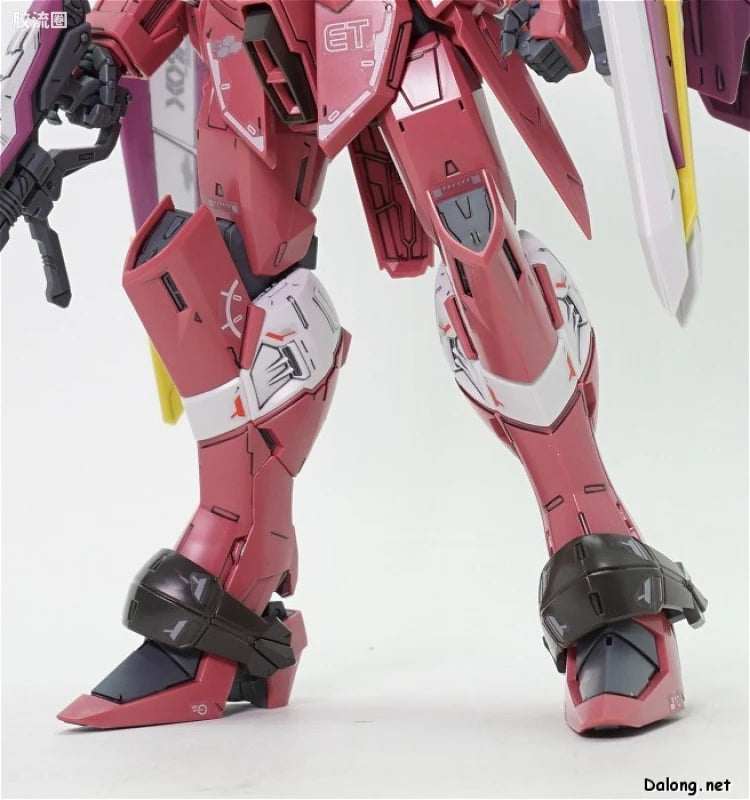 Bandai MG 1/100 ZGMF-X09A Justice Gundam