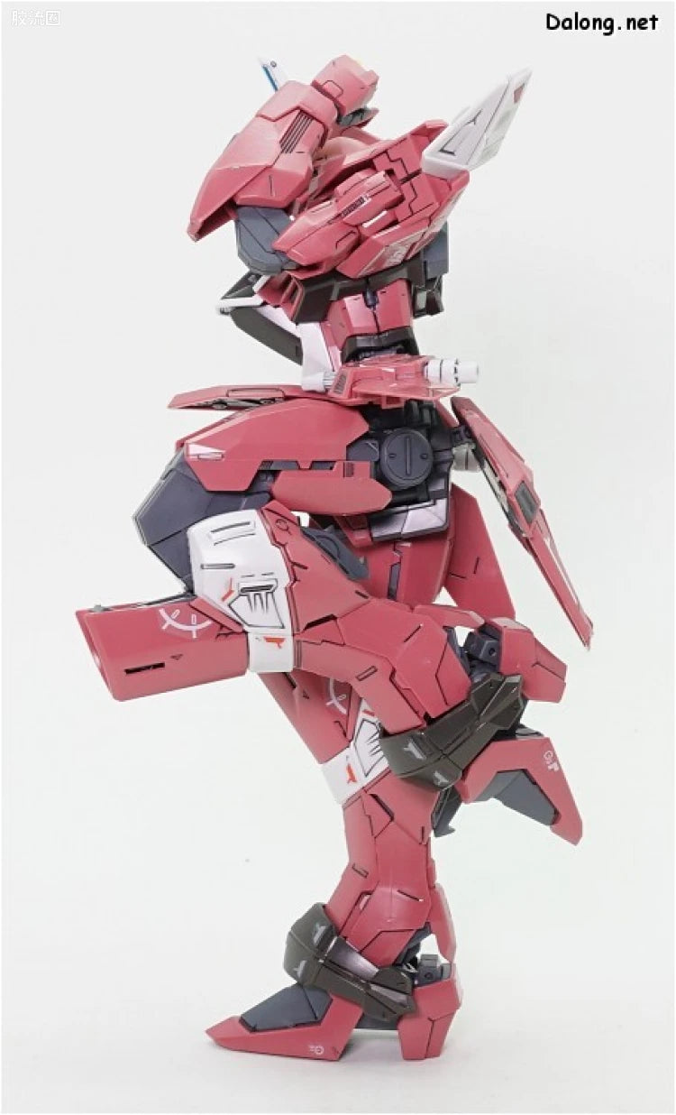 Bandai MG 1/100 ZGMF-X09A Justice Gundam