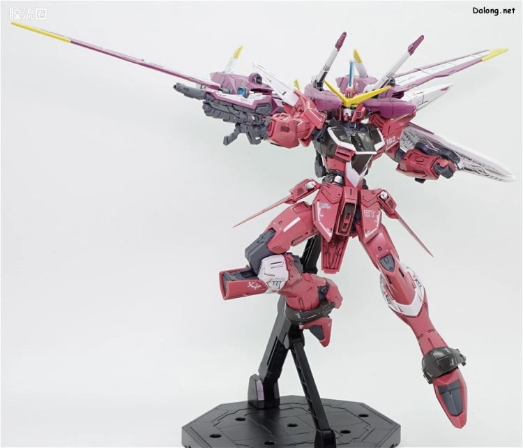 Bandai MG 1/100 ZGMF-X09A Justice Gundam
