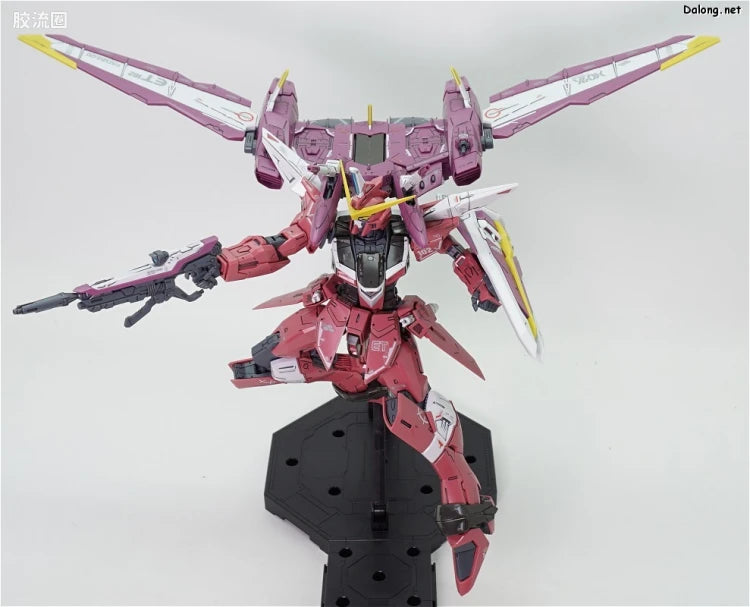 Bandai MG 1/100 ZGMF-X09A Justice Gundam
